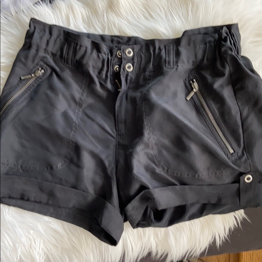 7 for all mankind - shorts ** NEVER WORN**